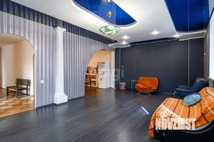 Дом 350м², 2-этажный, участок 10 сот.  