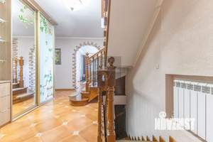 Коттедж 294м&sup2;, 2-этажный, участок 10 сот.  