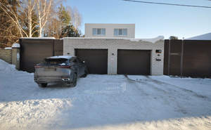 Дом 407м&sup2;, 3-этажный, участок 7 сот.  