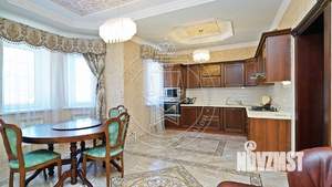 Коттедж 255м², 3-этажный, участок 12 сот.  