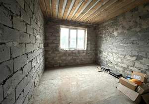 Дом 185м&sup2;, 3-этажный, участок 5 сот.  