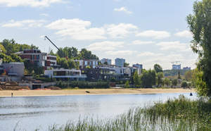 Дом 656м&sup2;, 3-этажный, участок 30 сот.  