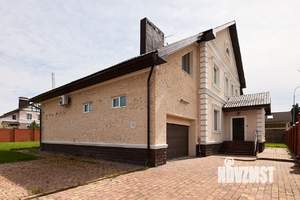 Дом 479м², 3-этажный, участок 18 сот.  