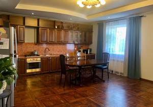 Дом 230м&sup2;, 2-этажный, участок 8 сот.  