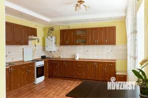 Дом 279м², 2-этажный, участок 8 сот.  