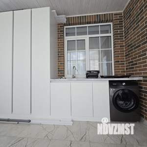 Коттедж 242м², 2-этажный, участок 5 сот.  