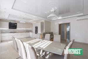 Дом 329м², 2-этажный, участок 13 сот.  