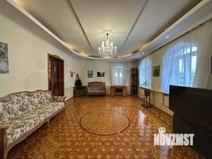 Дом 329м&sup2;, 2-этажный, участок 7 сот.  