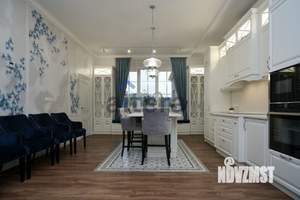 Дом 345м², 3-этажный, участок 20 сот.  