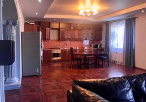 Дом 230м&sup2;, 2-этажный, участок 8 сот.  