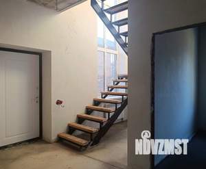 Дом 180м&sup2;, 2-этажный, участок 6 сот.  