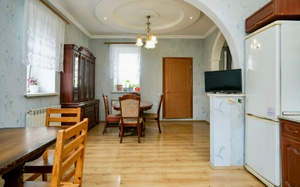 Дом 337м&sup2;, 2-этажный, участок 6 сот.  