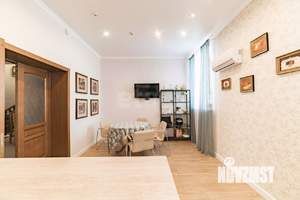 Дом 241м², 3-этажный, участок 10 сот.  