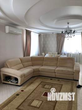 Коттедж 245м², 2-этажный, участок 10 сот.  