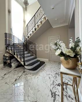 Дом 350м², 2-этажный, участок 12 сот.  