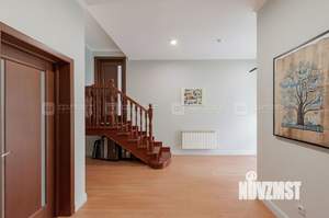 Дом 253м&sup2;, 2-этажный, участок 11 сот.  