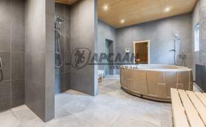 Дом 250м&sup2;, 2-этажный, участок 25 сот.  