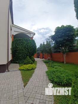 Дом 420м&sup2;, 3-этажный, участок 10 сот.  