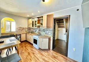 Дом 90м&sup2;, 2-этажный, участок 4 сот.  