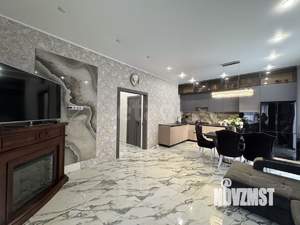 Дом 200м², 3-этажный, участок 4 сот.  