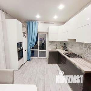 Дом 140м&sup2;, 2-этажный, участок 8 сот.  