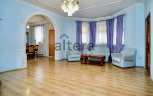 Дом 337м&sup2;, 2-этажный, участок 6 сот.  