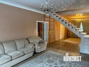 Дом 220м&sup2;, 2-этажный, участок 5 сот.  