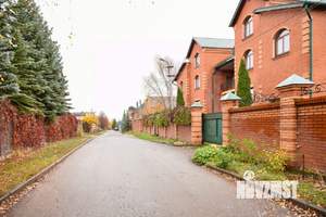 Дом 933м², 3-этажный, участок 33 сот.  