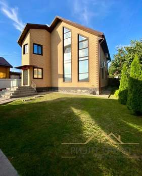 Дом 161м&sup2;, 2-этажный, участок 5 сот.  