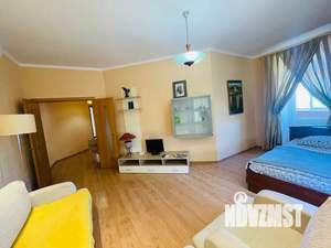 1-к квартира, посуточно, 56м2, 4/5 этаж