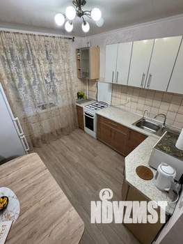 1-к квартира, посуточно, 42м2, 4/10 этаж