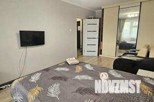 1-к квартира, посуточно, 37м2, 3/10 этаж