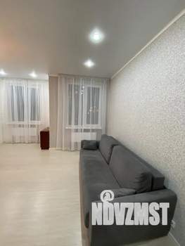 Студия квартира, посуточно, 32м2, 1/7 этаж