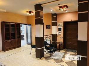 3-к квартира, на длительный срок, 130м2, 2/4 этаж