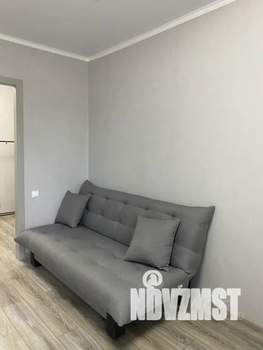 Студия квартира, посуточно, 33м2, 1/25 этаж