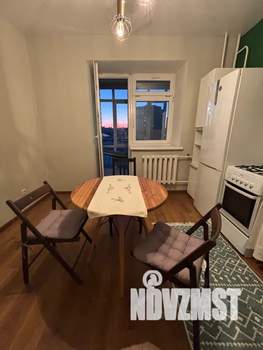 1-к квартира, посуточно, 40м2, 4/10 этаж