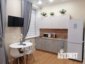 Студия квартира, посуточно, 40м2, 1/4 этаж