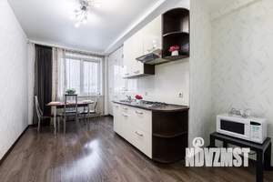 1-к квартира, посуточно, 52м2, 6/10 этаж