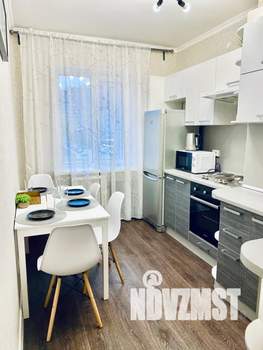 1-к квартира, посуточно, 35м2, 3/16 этаж
