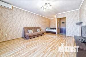 1-к квартира, посуточно, 42м2, 2/6 этаж