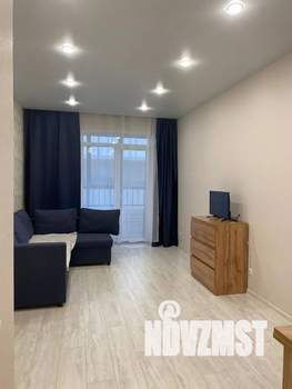 Студия квартира, посуточно, 30м2, 1/18 этаж