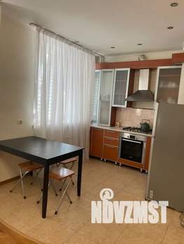 1-к квартира, посуточно, 37м2, 2/5 этаж