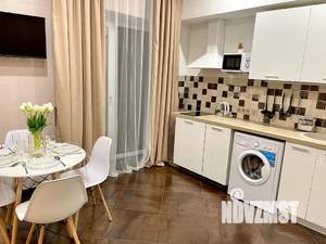 Студия квартира, посуточно, 38м2, 10/22 этаж