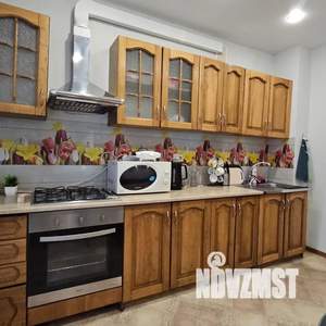 2-к квартира, посуточно, 65м2, 1/10 этаж