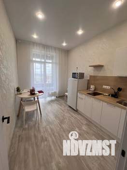 1-к квартира, посуточно, 35м2, 21/23 этаж