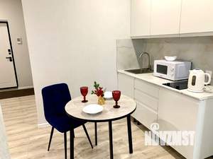 Студия квартира, посуточно, 35м2, 6/22 этаж