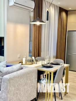 Студия квартира, посуточно, 35м2, 2/17 этаж