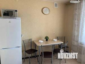 1-к квартира, посуточно, 38м2, 4/10 этаж