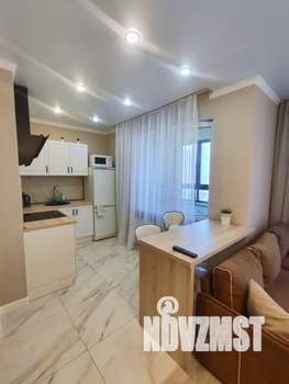 Студия квартира, посуточно, 30м2, 11/19 этаж