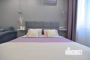 Студия квартира, посуточно, 38м2, 3/27 этаж